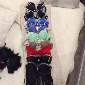 34B Victoria secret bras!